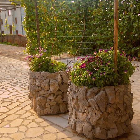Apartments Cvelic Milovcic Малинска Екстериор снимка