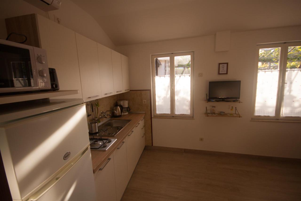 Apartments Cvelic Milovcic Малинска Екстериор снимка