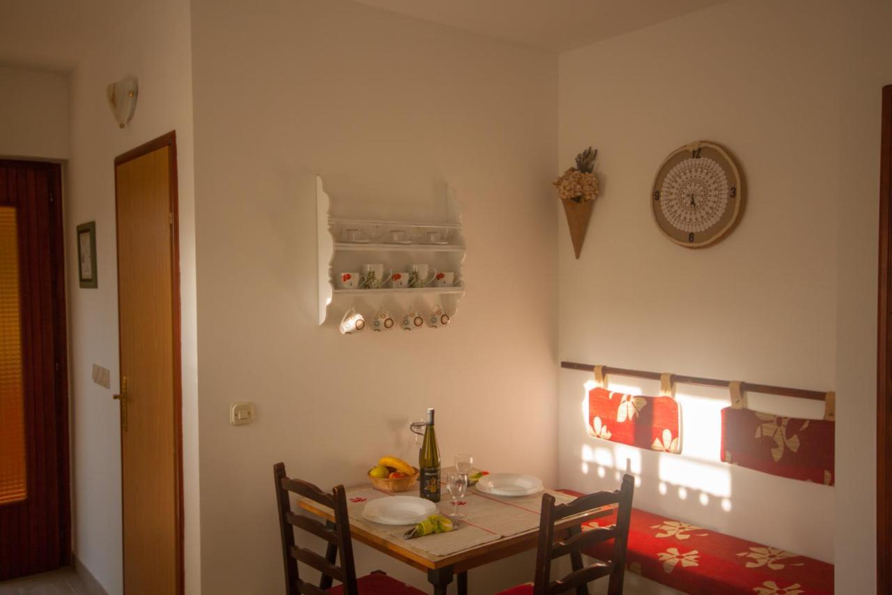 Apartments Cvelic Milovcic Малинска Екстериор снимка