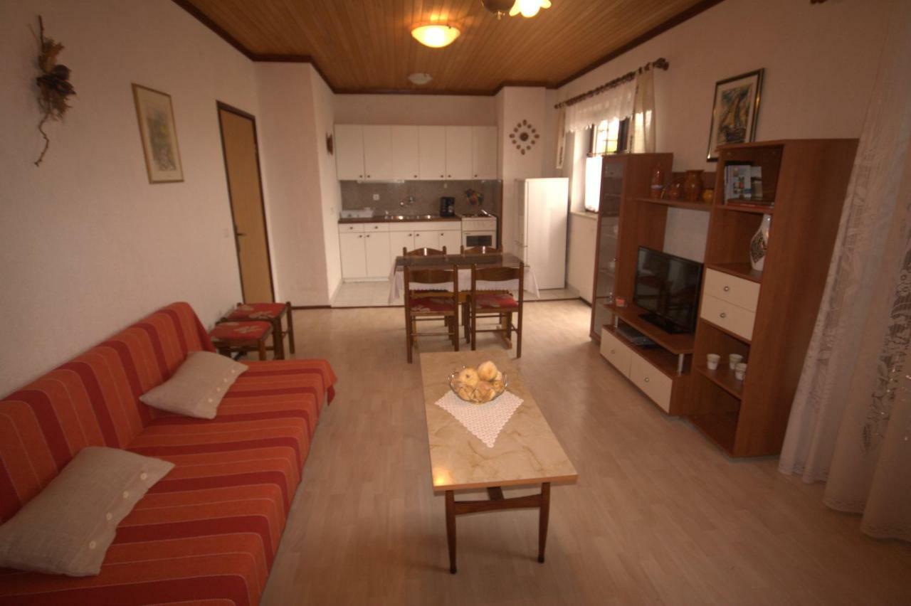 Apartments Cvelic Milovcic Малинска Екстериор снимка