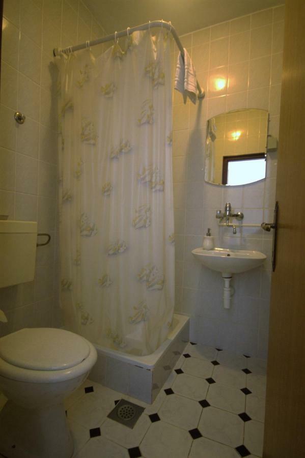 Apartments Cvelic Milovcic Малинска Екстериор снимка
