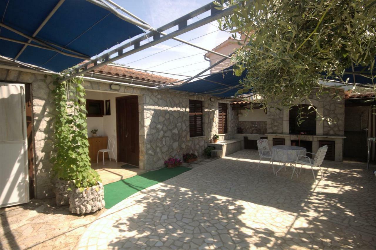 Apartments Cvelic Milovcic Малинска Екстериор снимка