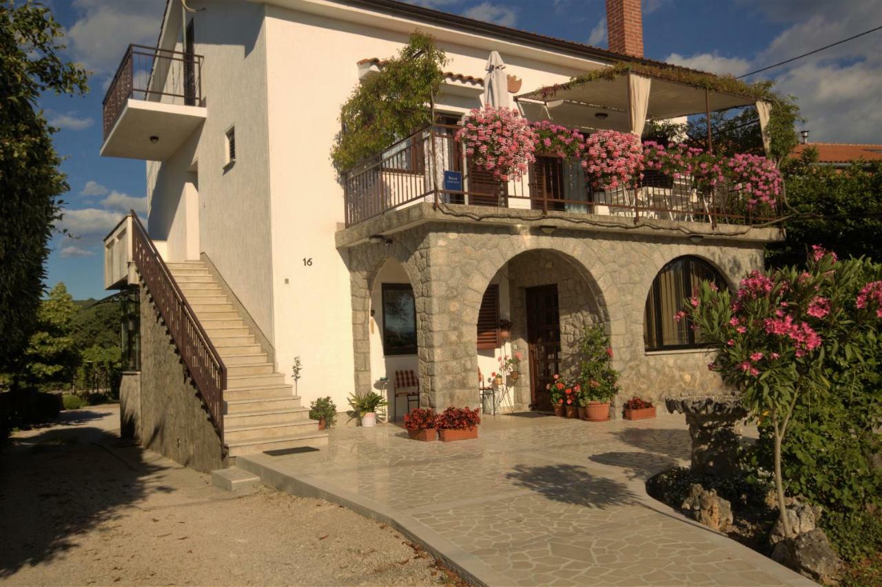 Apartments Cvelic Milovcic Малинска Екстериор снимка
